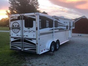 2013 Sundowner 7610RS 3 Horse Living Quarters