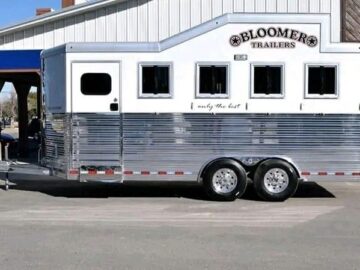 2012 Merhow Verylite 3 Horse Gooseneck Trailer Warmblood